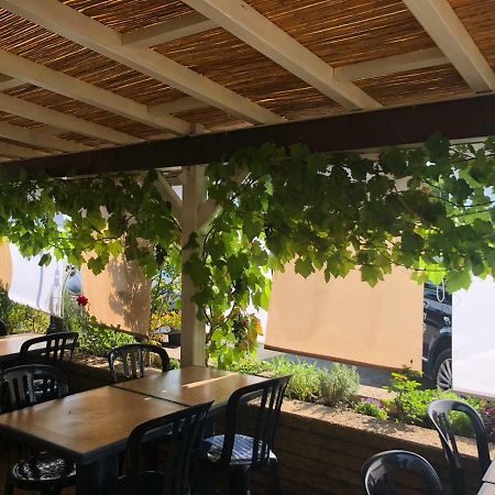 Room Bistro 33 Commugny Exterior photo